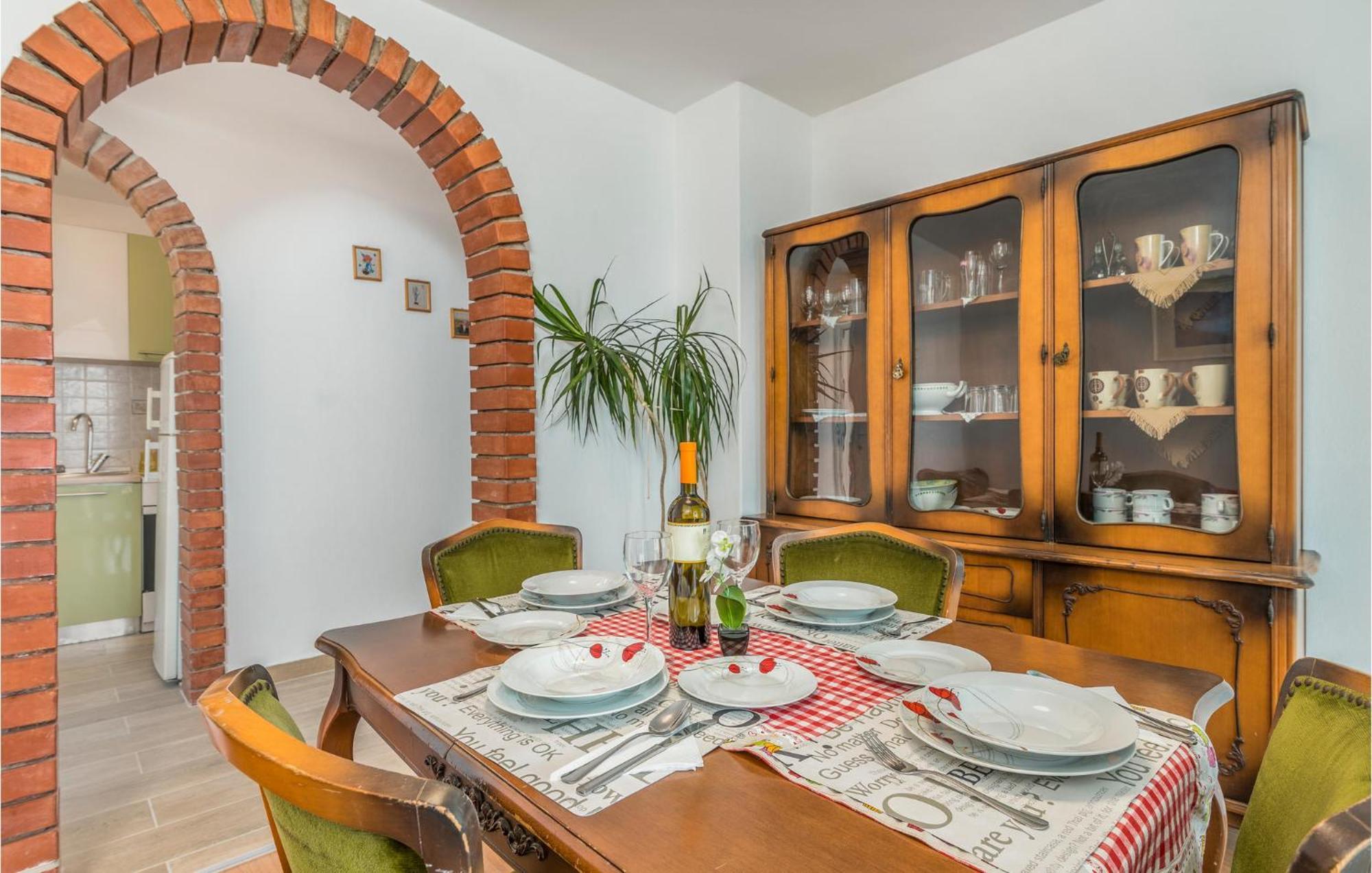 Lovely Apartment In Mali Losinj With Kitchen Exteriér fotografie