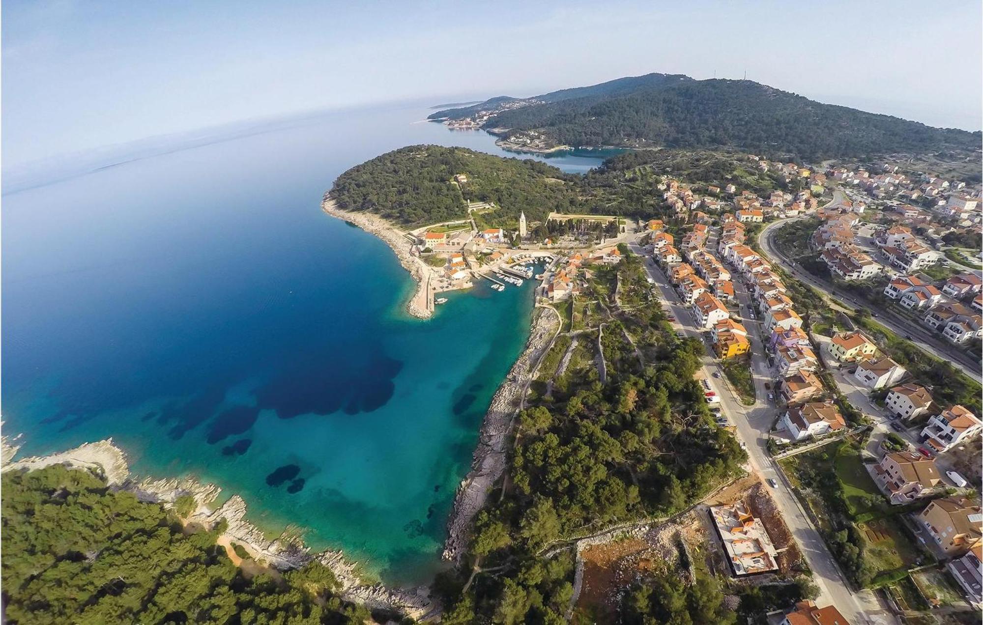 Lovely Apartment In Mali Losinj With Kitchen Exteriér fotografie