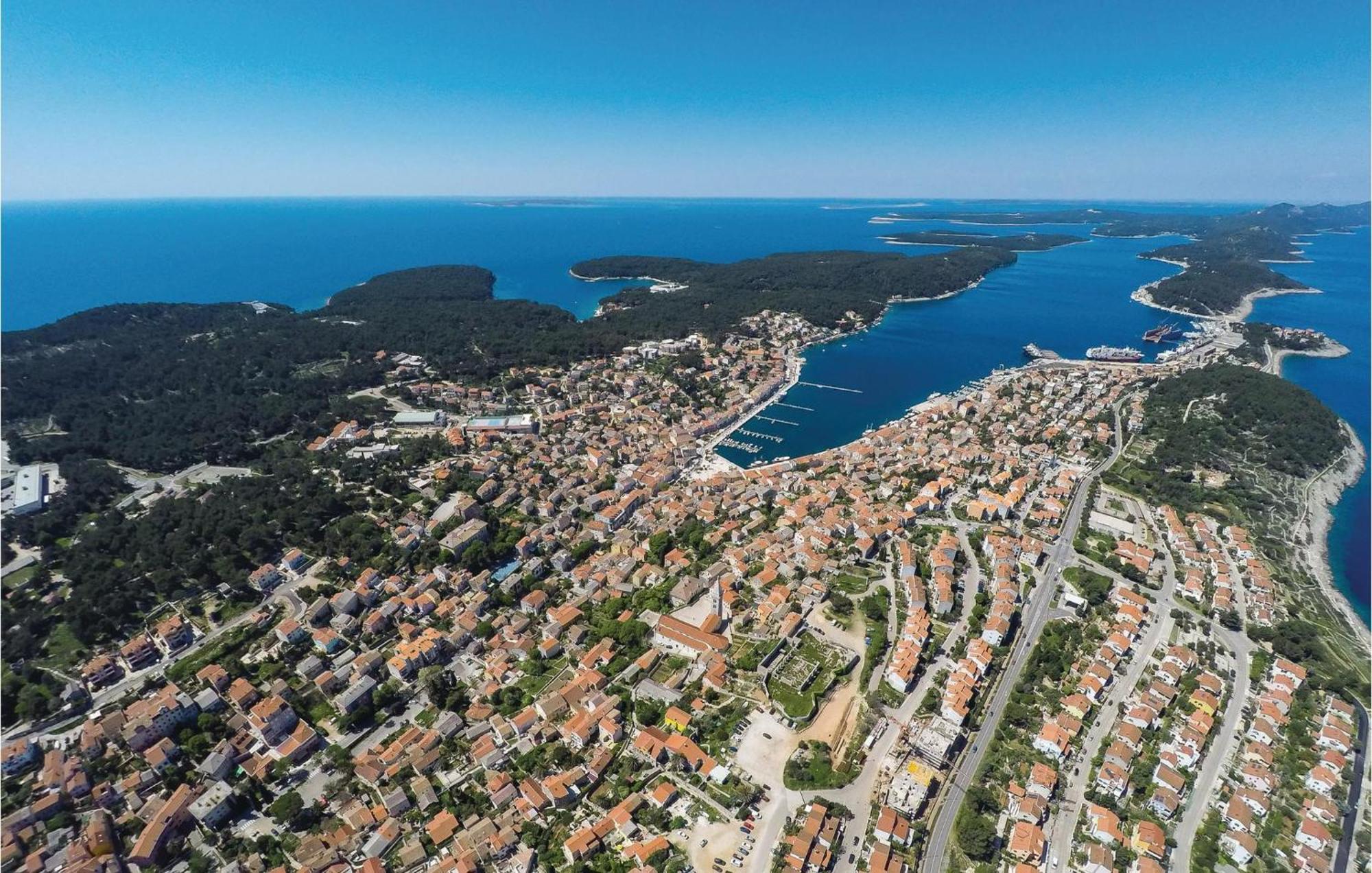 Lovely Apartment In Mali Losinj With Kitchen Exteriér fotografie